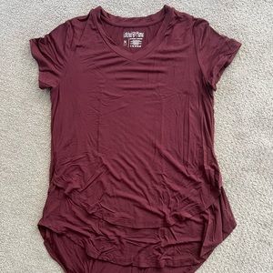 Latched Mama V-Neck Boyfriend Nursing Tee - burgundy